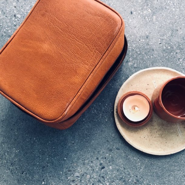 Toilettaske Shadow Cognac lder