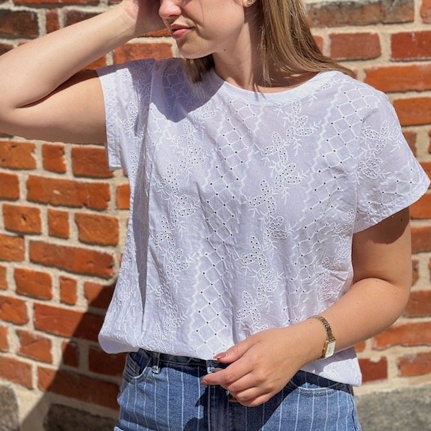 T-shirt med broderi str. M-XL