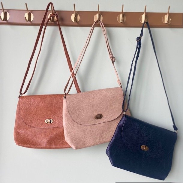 Crossbody med klap