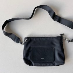 Nylon taske med front lomme 
