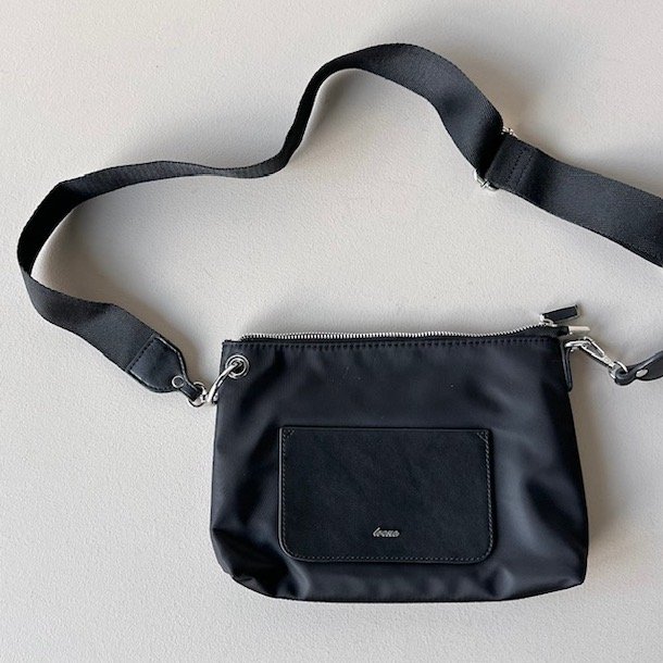 Nylon taske med front lomme 