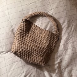 Flet taske med lang rem