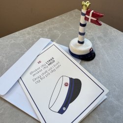 Studenter pakke hue med flag + kort
