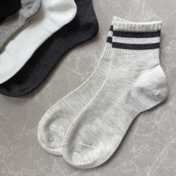 Tennisstr�mper med striber 