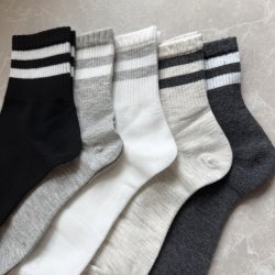 Tennisstr�mper med striber 