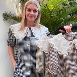 Skjorte i tern med blondekrave