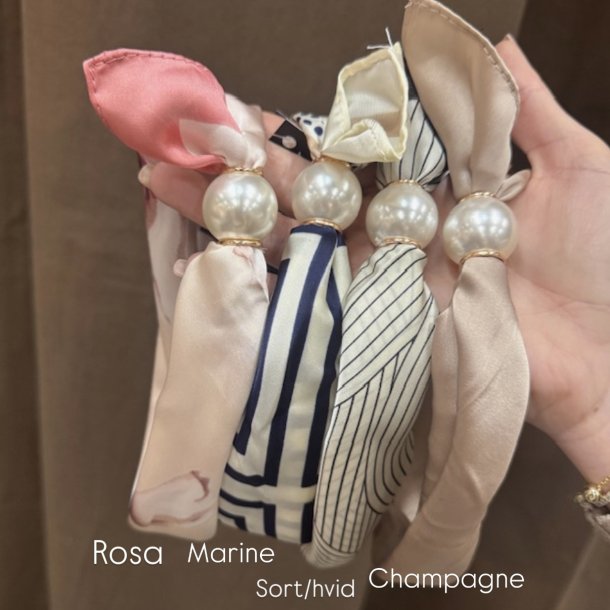 T�rkl�de Chloe med magnetisk perle 