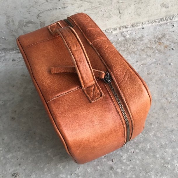 Toilettaske Shadow Cognac lder