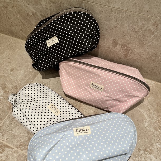 Stor toilettaske med rum dotti