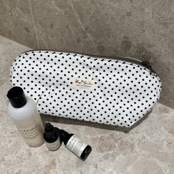 Stor toilettaske med rum dotti