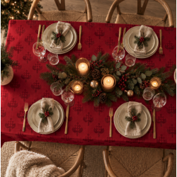 Juledug med julehjerter � 140 x 240 cm � R�d/Gr�n