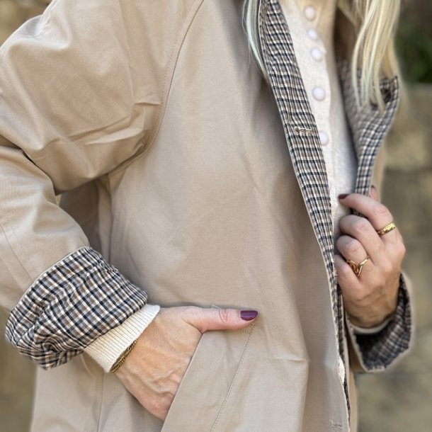 Trenchcoat med ternet foer, Olivia - str. s-xl