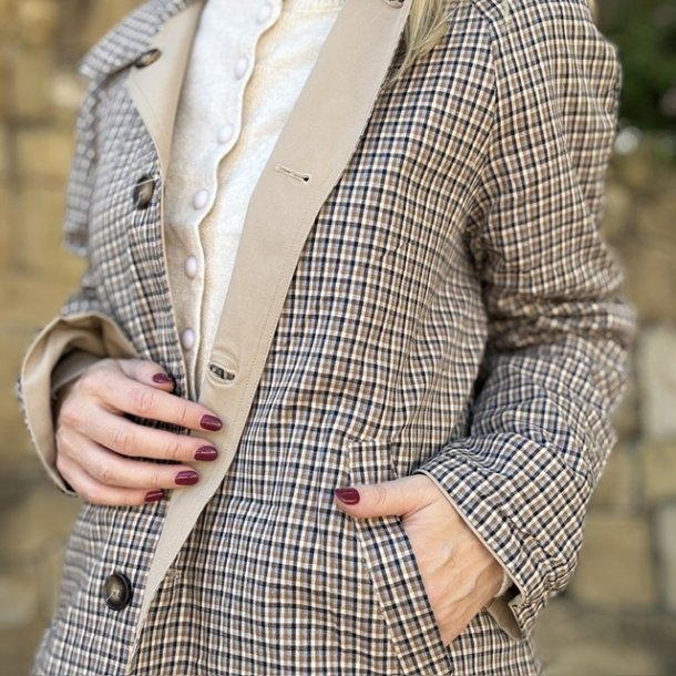 Trenchcoat med ternet foer, Olivia - str. s-xl
