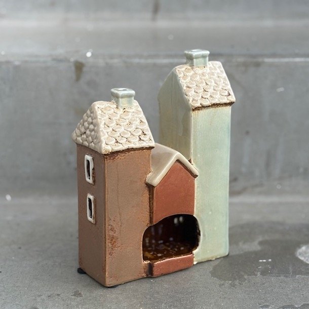 Hus til fyrfadslys H 19 cm Keramik 