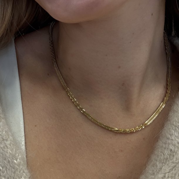 Halskde TWISTED NECK 40+5 cm Vandfaste 18 karat forgyldt