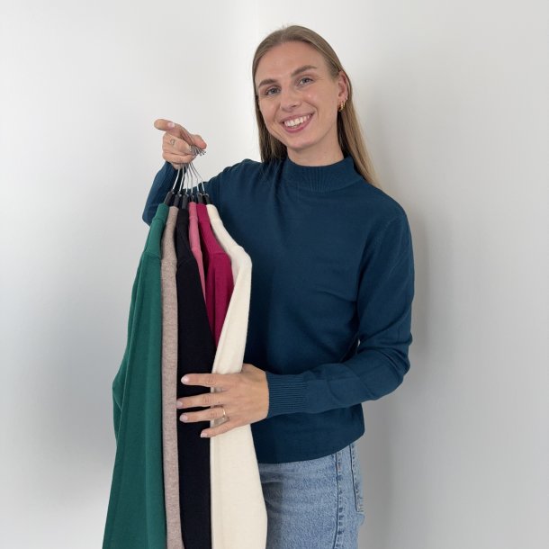 Fintstrikket bluse med turtleneck Str- L-XXL viskose miks
