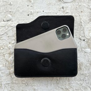 Universal smartphone holder