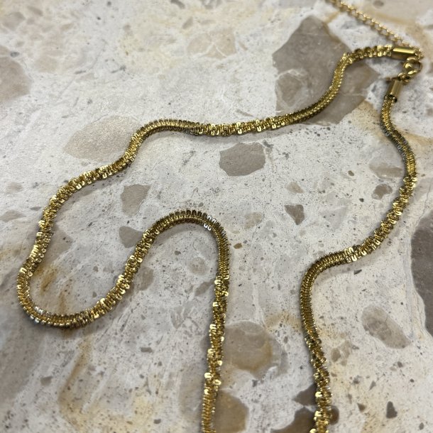 Halskde TWISTED NECK 40+5 cm Vandfaste 18 karat forgyldt