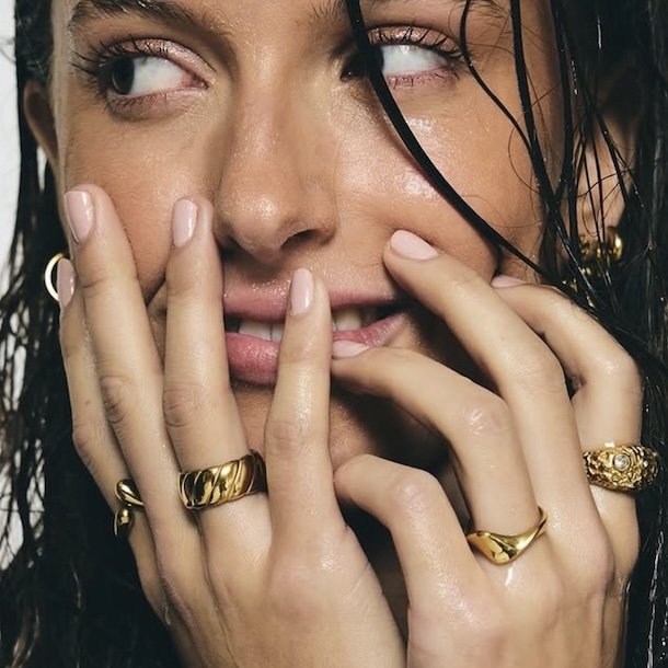 Fingerring CRINKLE Vandfaste 18 karat forgyldt