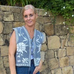 Vest Sally i strikkvalitet