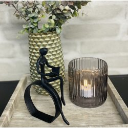 Glasstage med riller rgfarvet